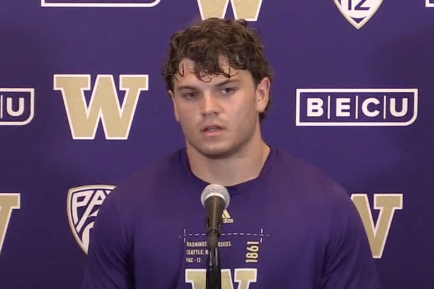 Former Washington Huskies and Seattle Sahawks tight end Jack Westover has signed with the New England Patriots practice squad.